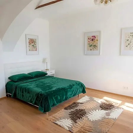 Otel Romantic And Family Zemlinski 9,10, 11 *